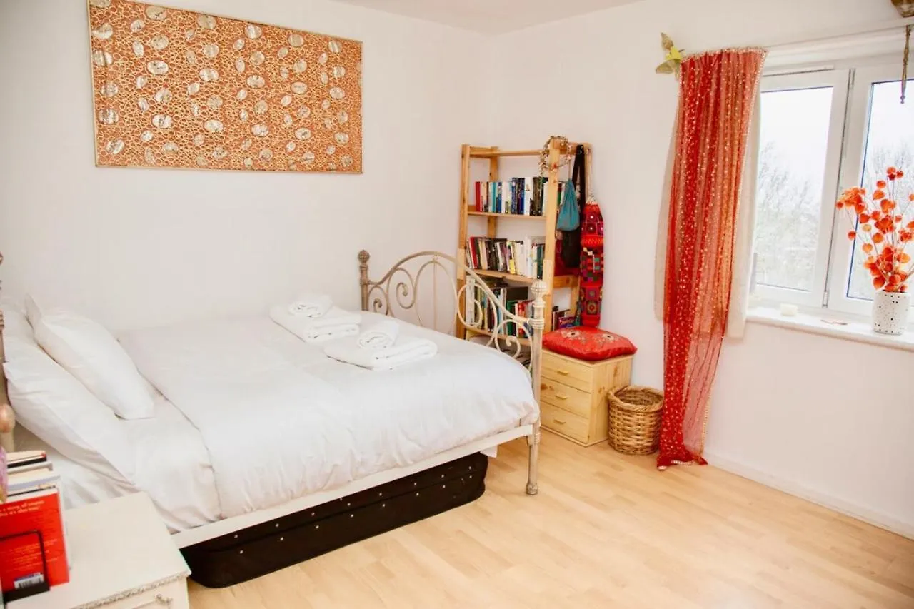 Lovely 2 Bedroom Apartment With Balcony And Sea Views Brighton 0*,  United Kingdom