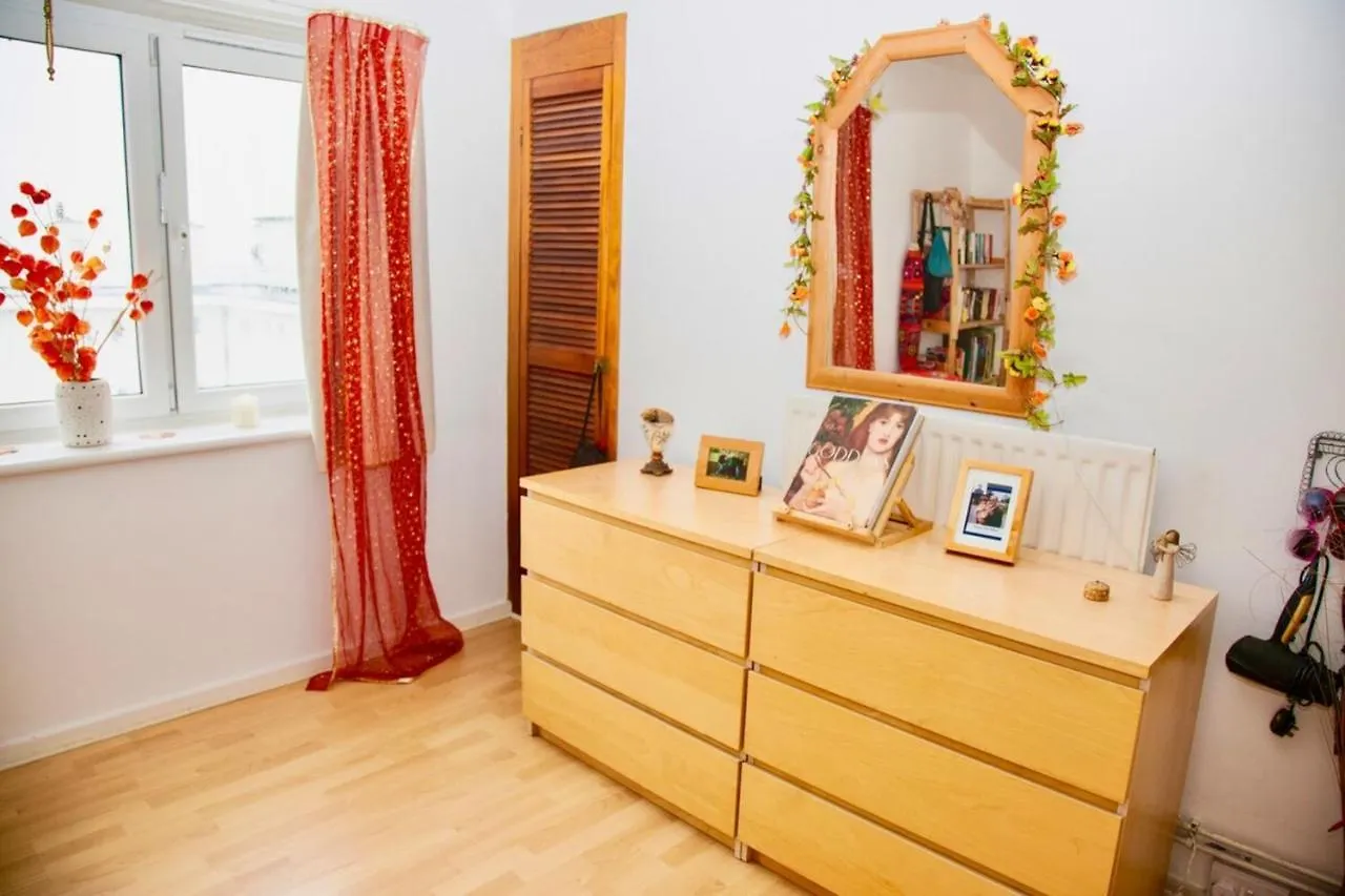 Lovely 2 Bedroom Apartment With Balcony And Sea Views Μπράιτον